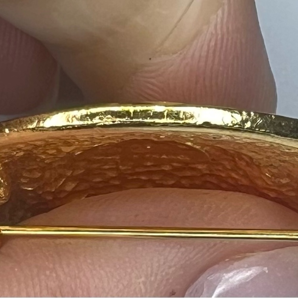 Vintage gold Chanel Brooch. - Picture 8 of 9
